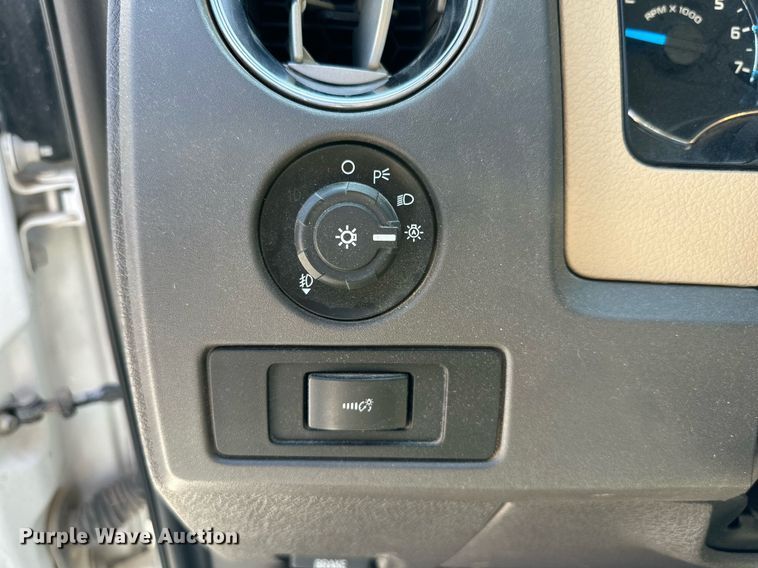 image for item KX9740 2014 Ford F150 XLT SuperCrew pickup truck