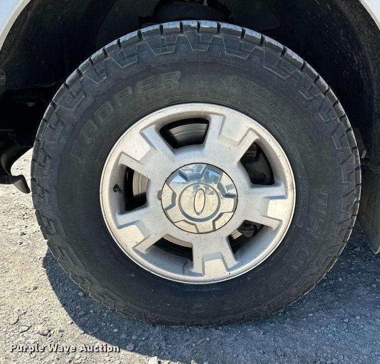 image for item KX9740 2014 Ford F150 XLT SuperCrew pickup truck