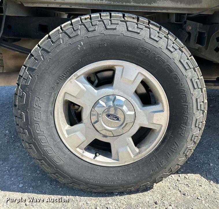 image for item KX9740 2014 Ford F150 XLT SuperCrew pickup truck