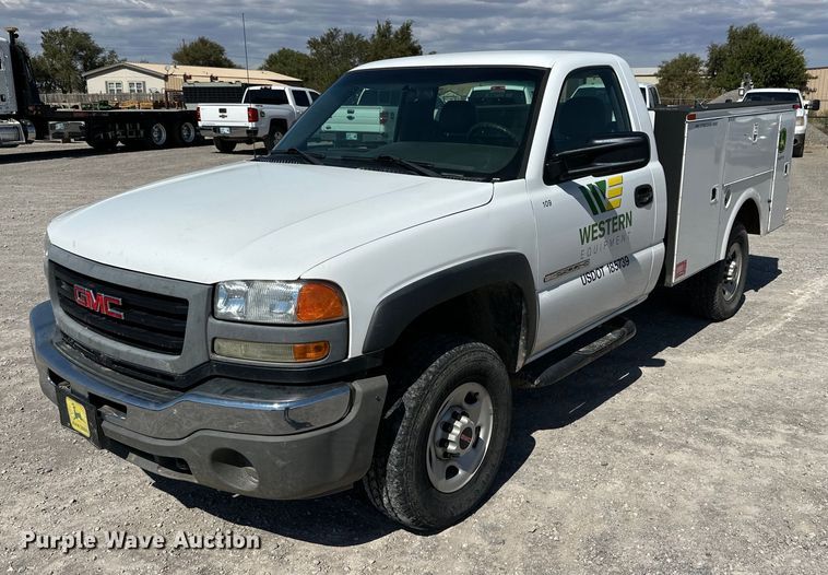 image for item KX9741 2006 GMC Sierra 2500HD utility bed pickup truck