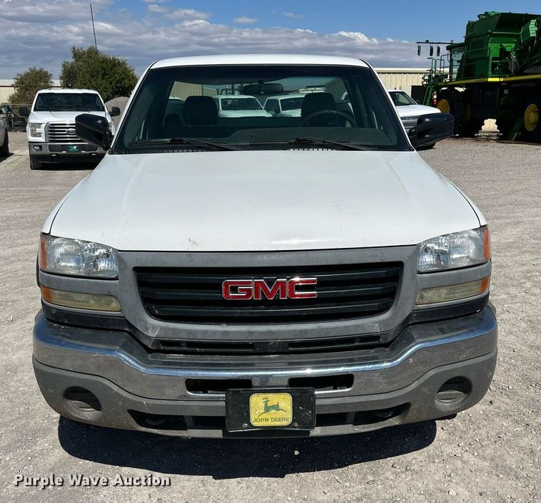 image for item KX9741 2006 GMC Sierra 2500HD utility bed pickup truck