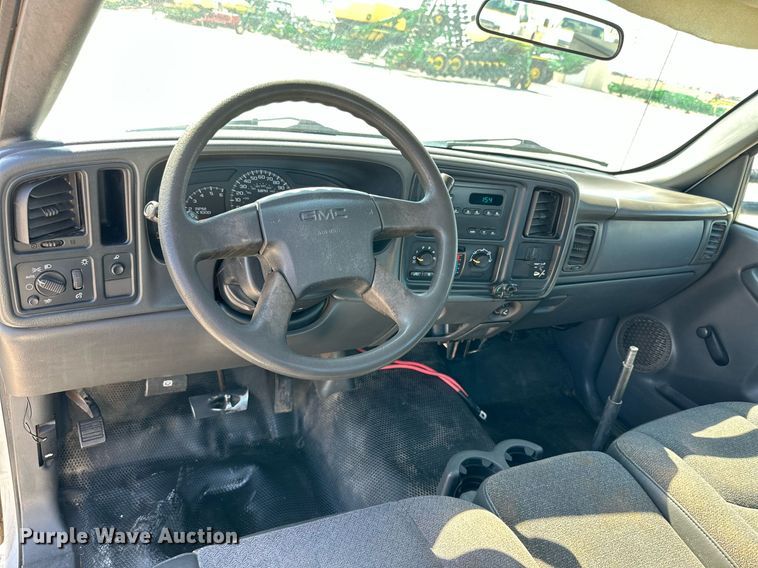 image for item KX9741 2006 GMC Sierra 2500HD utility bed pickup truck