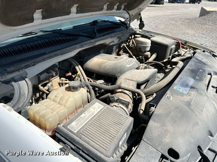 image for item KX9741 2006 GMC Sierra 2500HD utility bed pickup truck