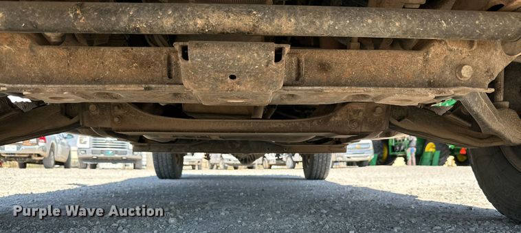 image for item KX9741 2006 GMC Sierra 2500HD utility bed pickup truck