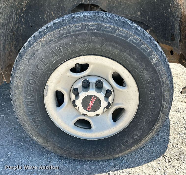 image for item KX9741 2006 GMC Sierra 2500HD utility bed pickup truck