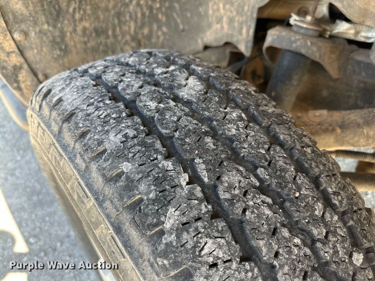 image for item KX9741 2006 GMC Sierra 2500HD utility bed pickup truck