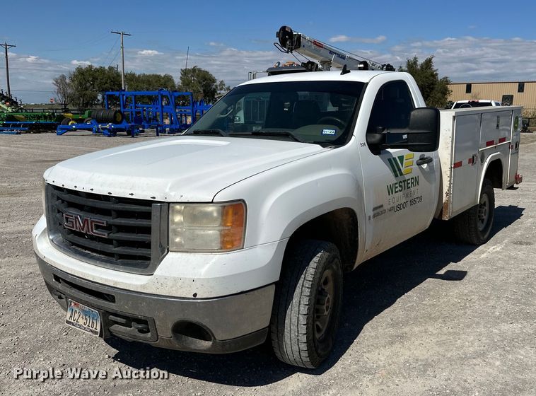 image for item KX9742 2009 GMC Sierra 3500HD utility bed pickup truck