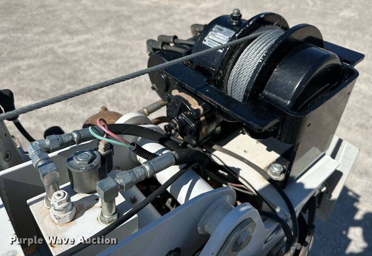 image for item KX9742 2009 GMC Sierra 3500HD utility bed pickup truck