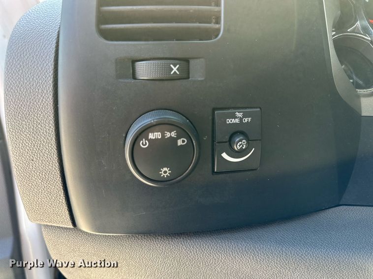 image for item KX9742 2009 GMC Sierra 3500HD utility bed pickup truck