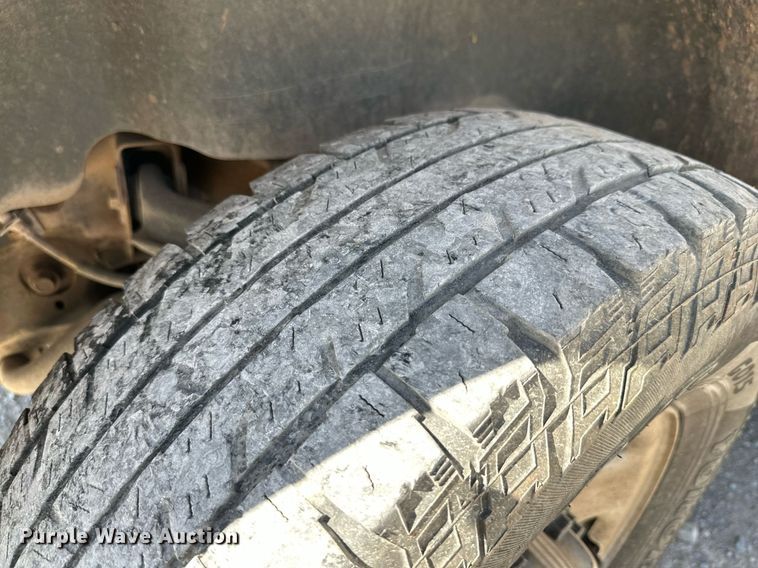 image for item KX9742 2009 GMC Sierra 3500HD utility bed pickup truck