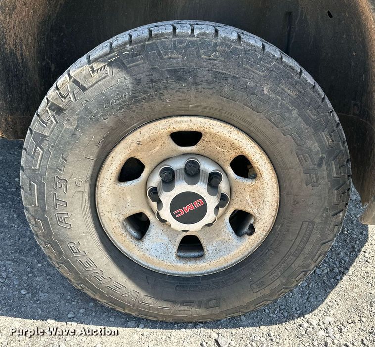 image for item KX9742 2009 GMC Sierra 3500HD utility bed pickup truck