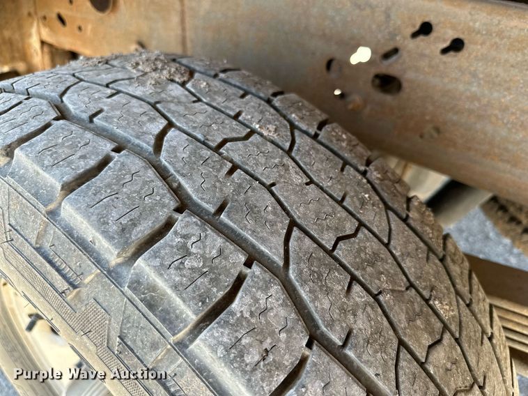 image for item KX9742 2009 GMC Sierra 3500HD utility bed pickup truck