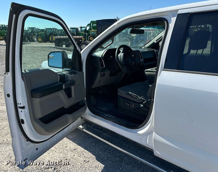 image for item KX9743 2015 Ford F150 XLT  SuperCrew pickup truck