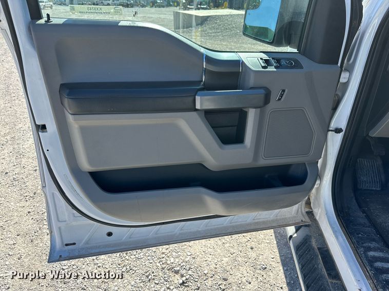 image for item KX9743 2015 Ford F150 XLT  SuperCrew pickup truck