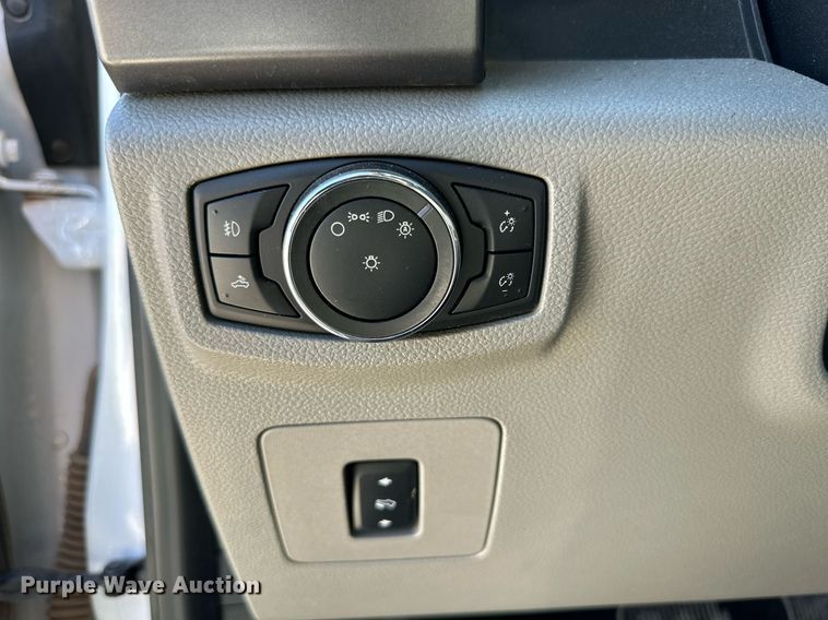 image for item KX9743 2015 Ford F150 XLT  SuperCrew pickup truck