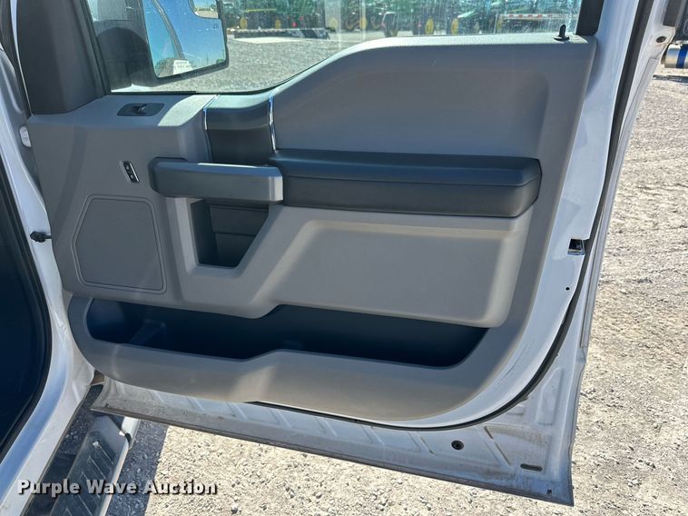 image for item KX9743 2015 Ford F150 XLT  SuperCrew pickup truck