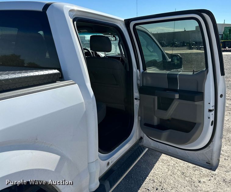 image for item KX9743 2015 Ford F150 XLT  SuperCrew pickup truck