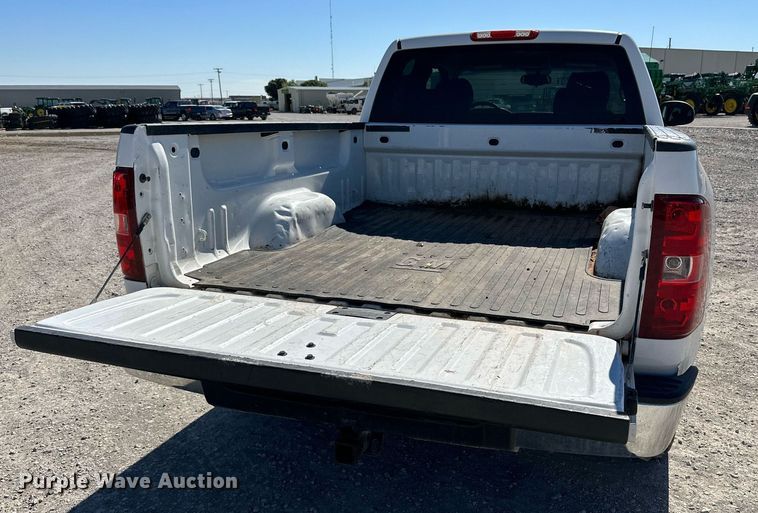 image for item KX9744 2012 Chevrolet Silverado 1500 Ext. Cab pickup truck