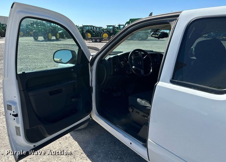 image for item KX9744 2012 Chevrolet Silverado 1500 Ext. Cab pickup truck