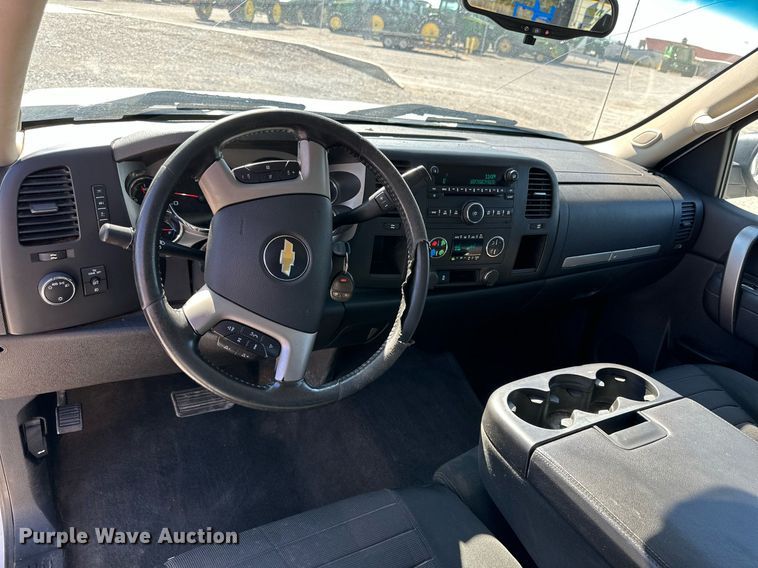 image for item KX9744 2012 Chevrolet Silverado 1500 Ext. Cab pickup truck