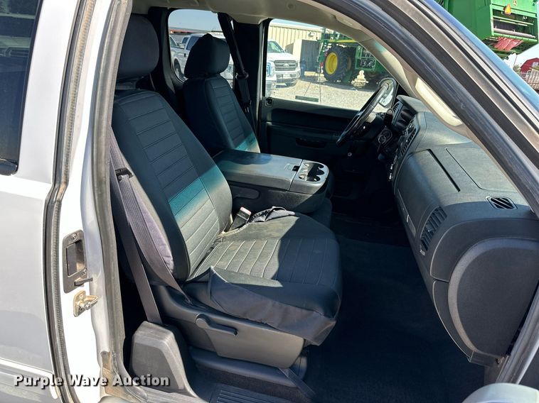 image for item KX9744 2012 Chevrolet Silverado 1500 Ext. Cab pickup truck