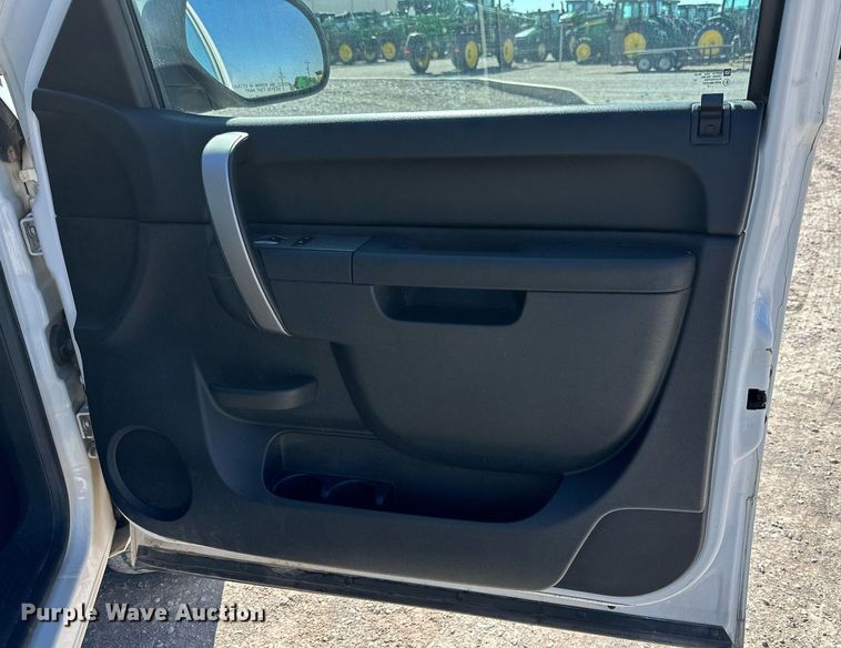 image for item KX9744 2012 Chevrolet Silverado 1500 Ext. Cab pickup truck