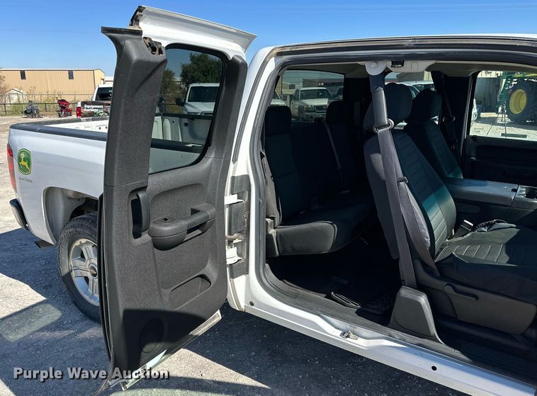 image for item KX9744 2012 Chevrolet Silverado 1500 Ext. Cab pickup truck