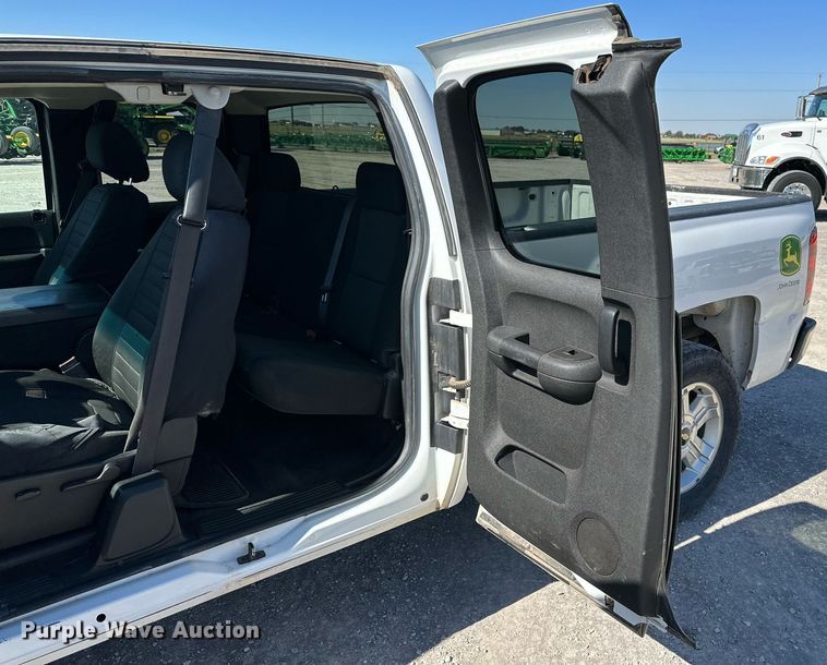 image for item KX9744 2012 Chevrolet Silverado 1500 Ext. Cab pickup truck