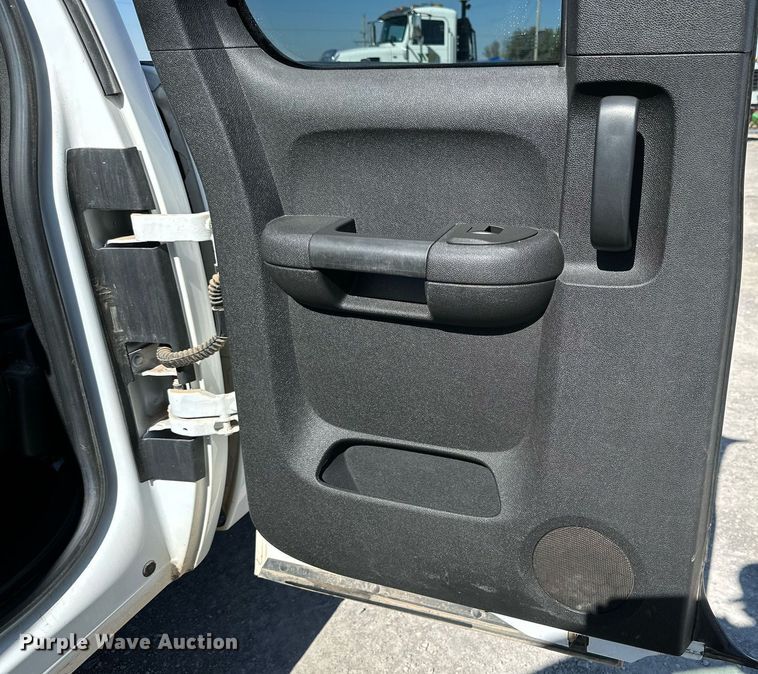 image for item KX9744 2012 Chevrolet Silverado 1500 Ext. Cab pickup truck