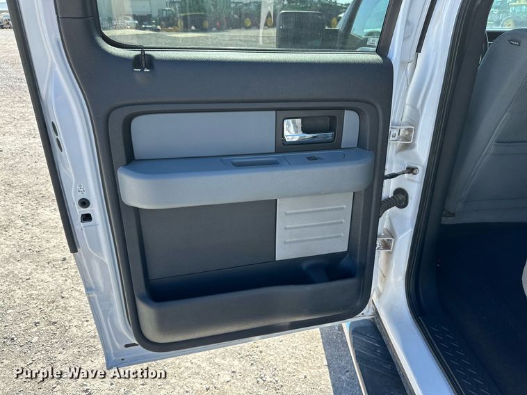 image for item KX9745 2014 Ford F150 XLT SuperCrew pickup truck