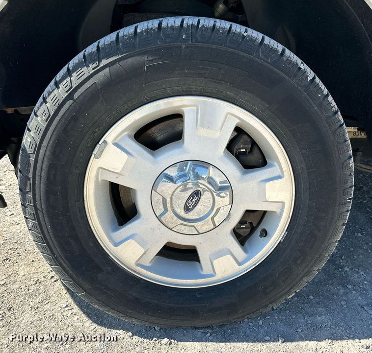 image for item KX9745 2014 Ford F150 XLT SuperCrew pickup truck