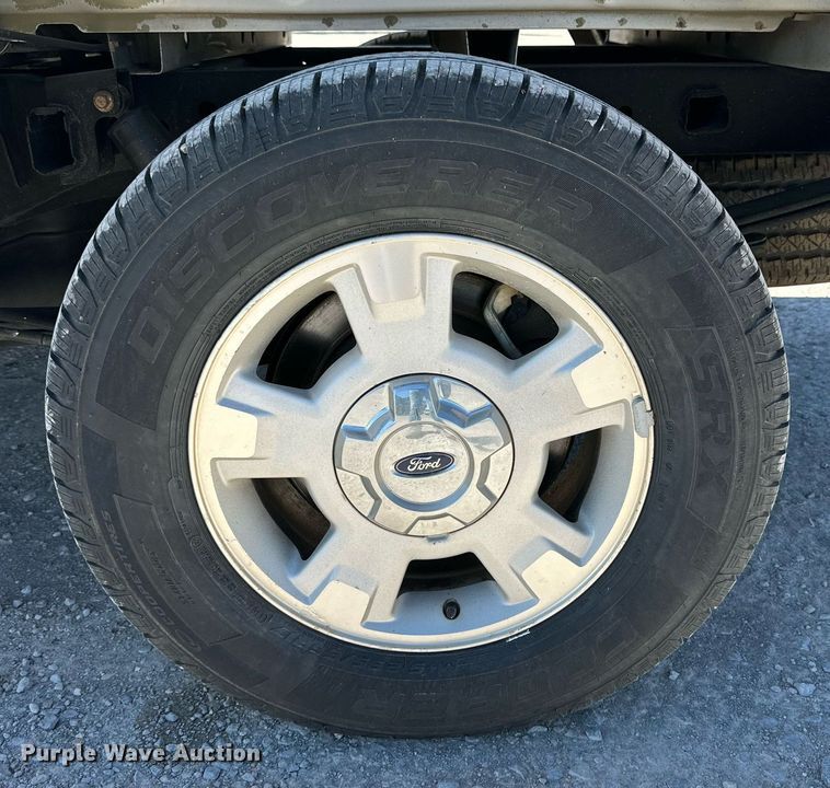 image for item KX9745 2014 Ford F150 XLT SuperCrew pickup truck