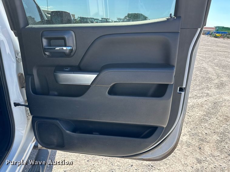 image for item KX9746 2018 Chevrolet Silverado 1500 Crew Cab pickup truck