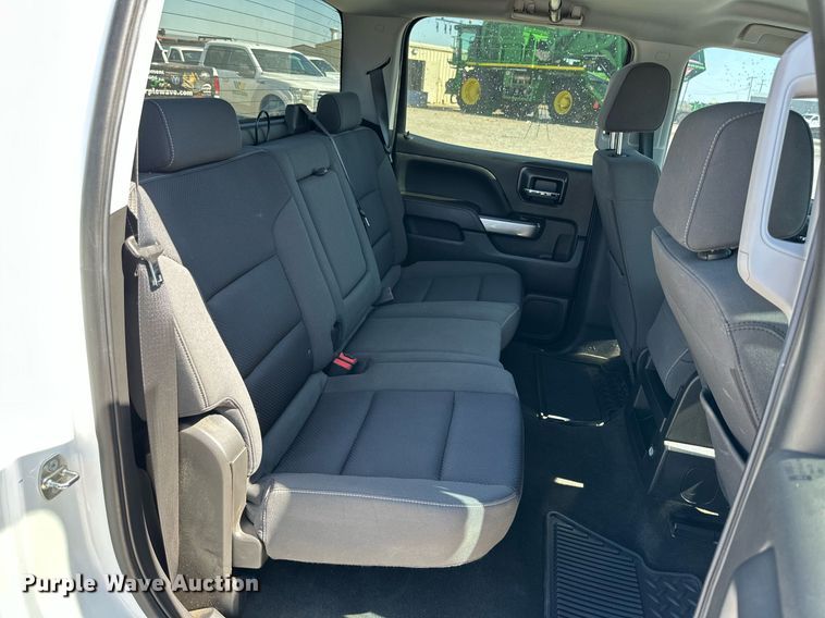 image for item KX9746 2018 Chevrolet Silverado 1500 Crew Cab pickup truck