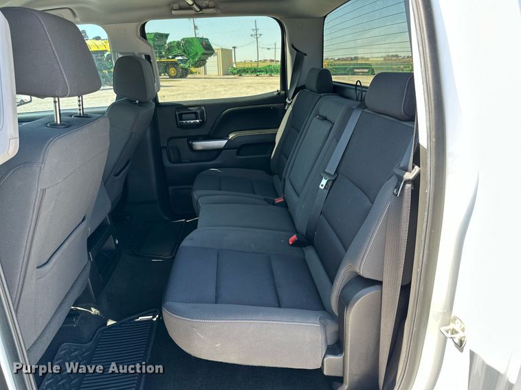 image for item KX9746 2018 Chevrolet Silverado 1500 Crew Cab pickup truck