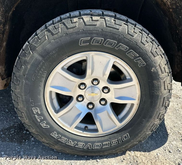 image for item KX9746 2018 Chevrolet Silverado 1500 Crew Cab pickup truck