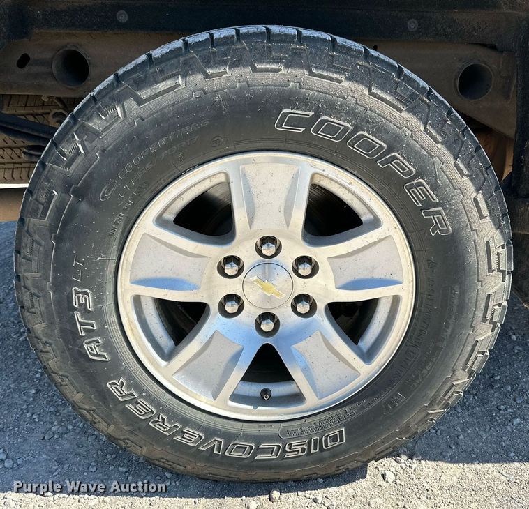 image for item KX9746 2018 Chevrolet Silverado 1500 Crew Cab pickup truck