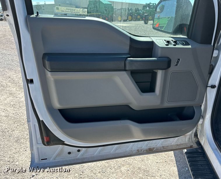 image for item KX9747 2019 Ford  F150 XL SuperCab pickup truck