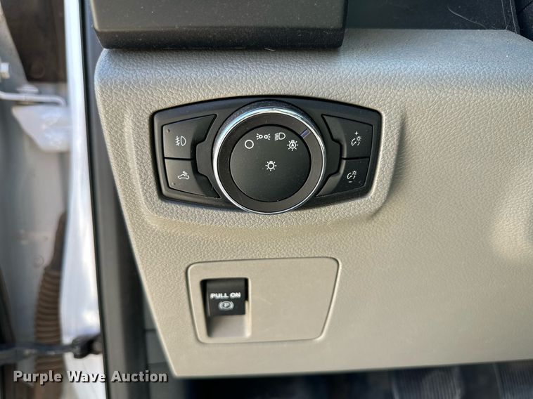 image for item KX9747 2019 Ford  F150 XL SuperCab pickup truck