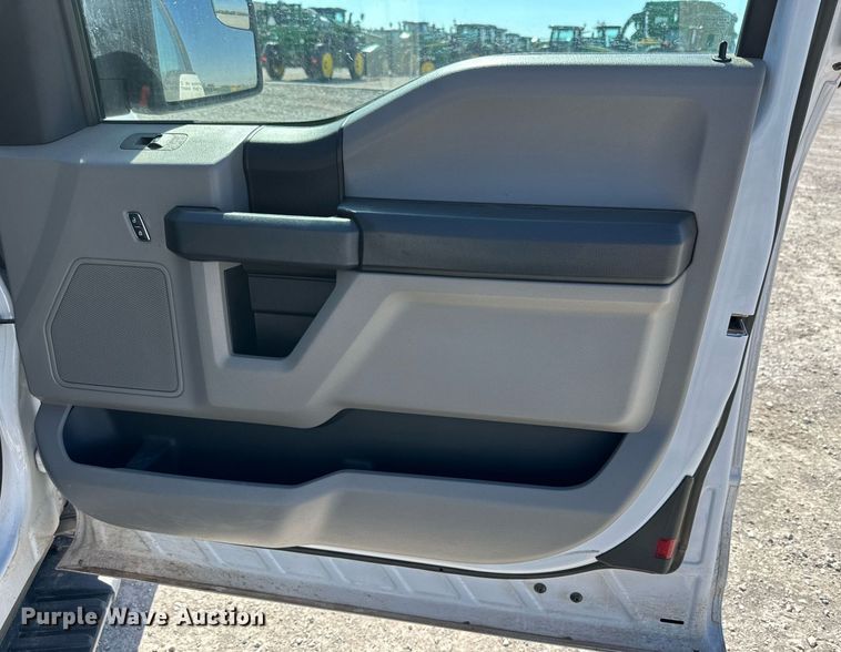 image for item KX9747 2019 Ford  F150 XL SuperCab pickup truck