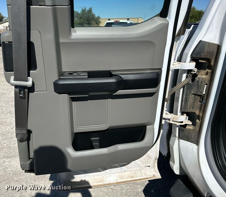 image for item KX9747 2019 Ford  F150 XL SuperCab pickup truck