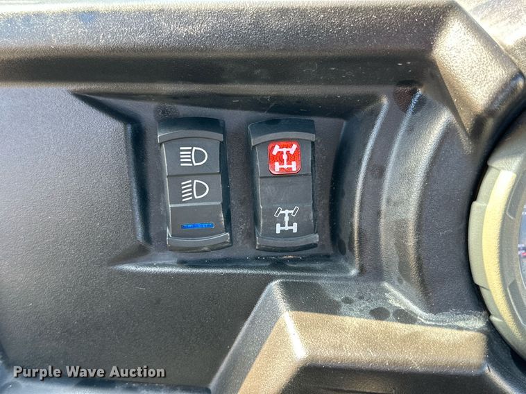 image for item KX9758 2015 Polaris RZR 900  utility vehicle