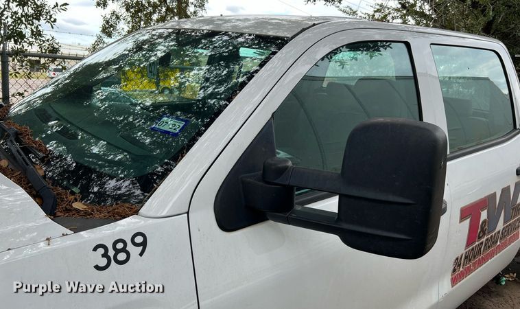 image for item LF9487 2015 Chevrolet Silverado 2500HD  Crew Cab pickup truck cab and chassis