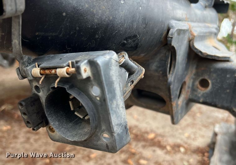 image for item LF9487 2015 Chevrolet Silverado 2500HD  Crew Cab pickup truck cab and chassis