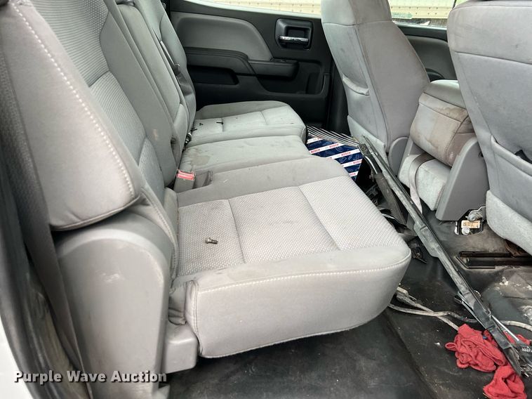 image for item LF9487 2015 Chevrolet Silverado 2500HD  Crew Cab pickup truck cab and chassis