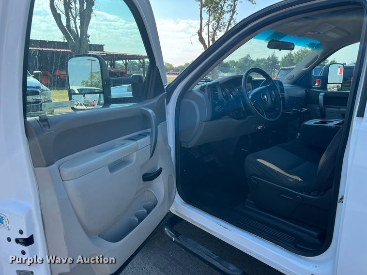 image for item LF9492 2013 Chevrolet 2500HD  animal control pickup