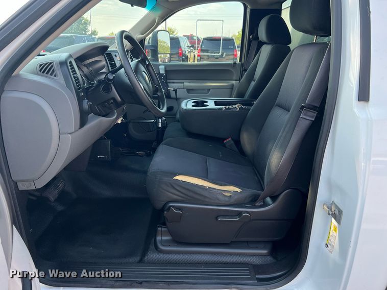 image for item LF9492 2013 Chevrolet 2500HD  animal control pickup