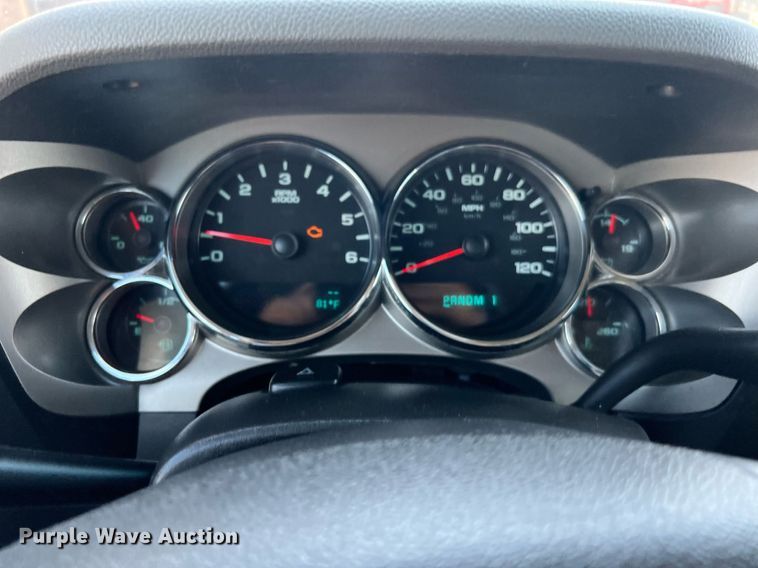 image for item LF9492 2013 Chevrolet 2500HD  animal control pickup