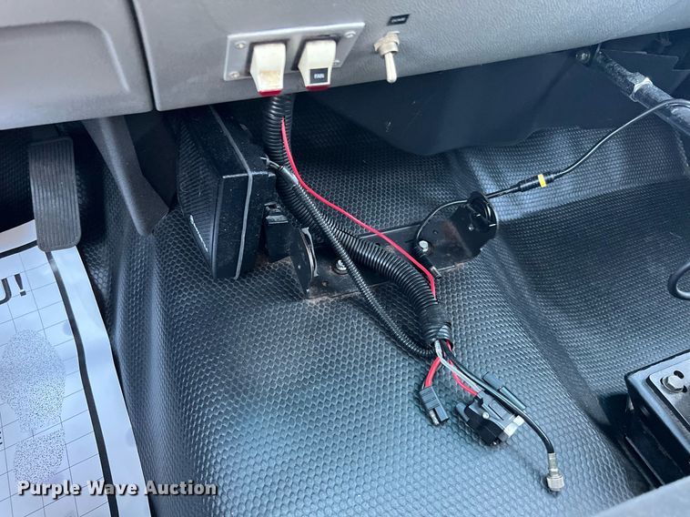 image for item LF9492 2013 Chevrolet 2500HD  animal control pickup