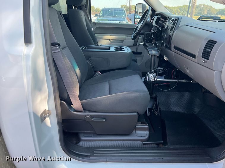 image for item LF9492 2013 Chevrolet 2500HD  animal control pickup